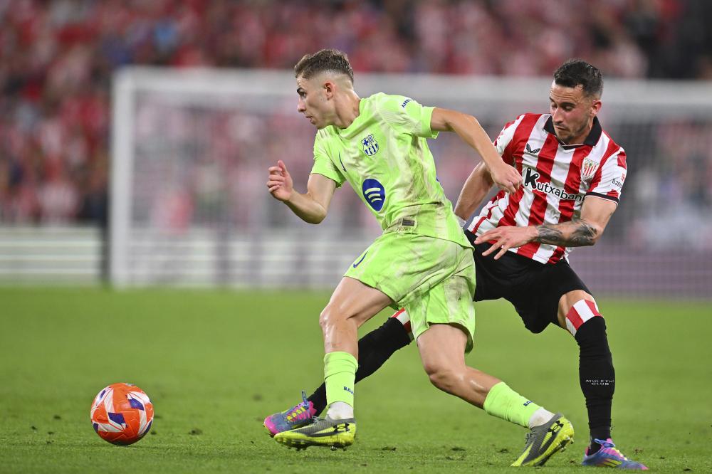 马卡：如果阿劳霍心理健康问题无法恢复，巴萨冬窗可能签中卫